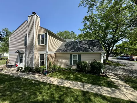 2460 Devonshire Ct, Aurora, IL 60502