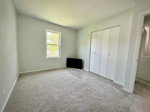 Bedroom - 2460 Devonshire Ct, Aurora, IL 60502 photo 2 of 5