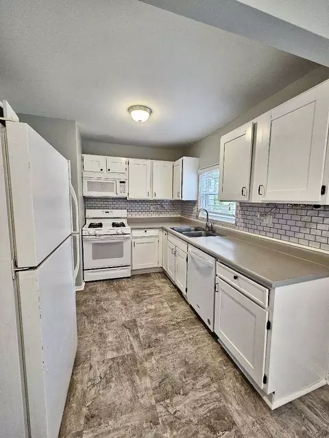 Kitchen - 2460 Devonshire Ct, Aurora, IL 60502 photo 1 of 4