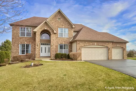 7312 Stirlingshire Ct, Bull Valley, IL 60050