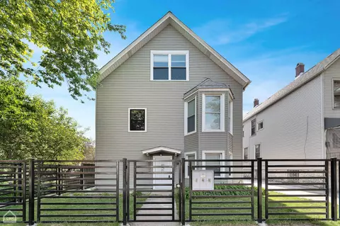 3825 N Kimball Ave, Chicago, IL 60618