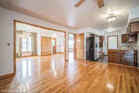Living - 1045 E Thacker St, Des Plaines, IL 60016 photo 7 of 7