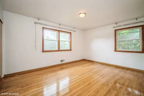 Bedroom - 1045 E Thacker St, Des Plaines, IL 60016 photo 2 of 2