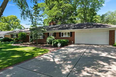 312 N Oak Ave, Mount Prospect, IL 60056