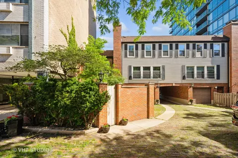 492 W Belmont Ave, Chicago, IL 60657