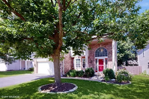 2854 Coastal Dr, Aurora, IL 60503