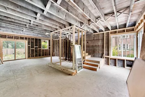 1653 E 70th St, Chicago, IL 60649 photo 2