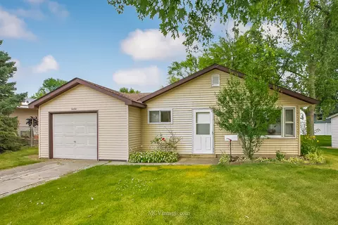 1604 Hosmer Ln, Crest Hill, IL 60403