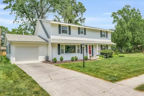 2304 Brett Dr, Champaign, IL 61821 photo 2