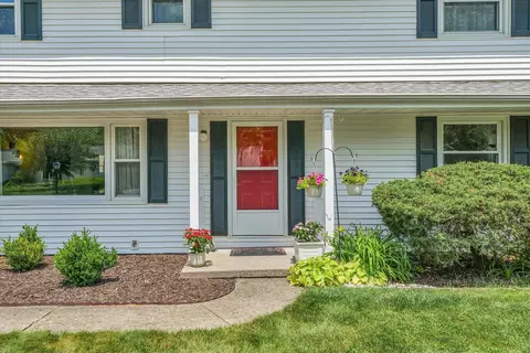 2304 Brett Dr, Champaign, IL 61821 photo 4