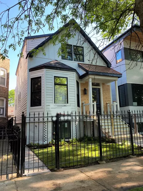 1523 W Victoria St, Chicago, IL 60660