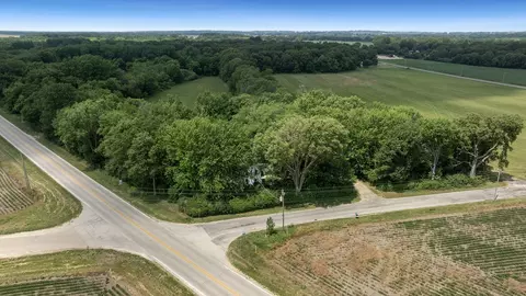 1537 Harmon Rd, Dixon, IL 61021 photo 2