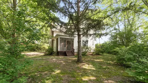 1537 Harmon Rd, Dixon, IL 61021