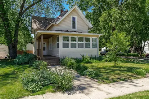 1938 Latham St, Rockford, IL 61103