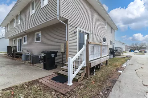 Exterior - 1502 Hancock Dr #B, Normal, IL 61761 photo 3 of 7