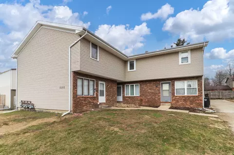 1502 Hancock Dr #B, Normal, IL 61761