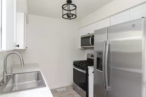 Kitchen - 1502 Hancock Dr #B, Normal, IL 61761 photo 2 of 5
