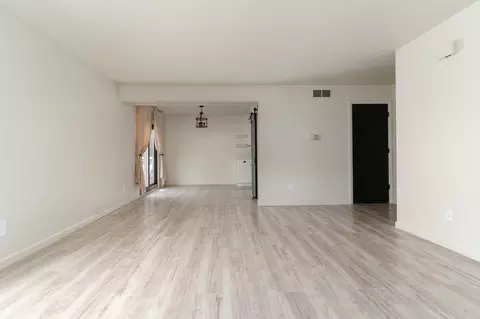 Living - 1502 Hancock Dr #B, Normal, IL 61761 photo 4 of 6