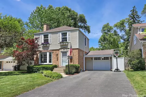418 E Austin Ave, Libertyville, IL 60048