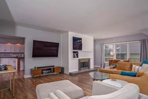 Living - 1902 Orchard Beach Rd, Mchenry, IL 60050 photo 1 of 1