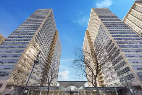 3550 N Lake Shore Dr #1417, Chicago, IL 60657