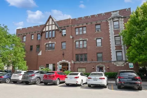 1103 Holly Ct #304, Oak Park, IL 60301