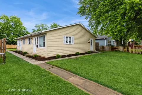 1823 Jethro Ave, Zion, IL 60099