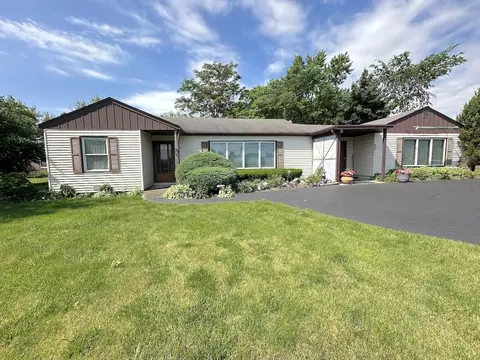 95 N Rand Rd, Lake Zurich, IL 60047