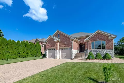 8308 W Winona St, Norridge, IL 60706