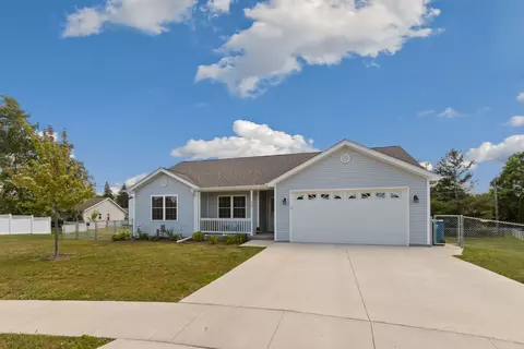 568 Pine Meadow Dr, Dixon, IL 61021