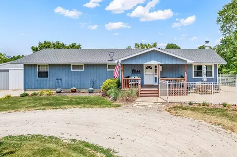 4766 E 2351st Rd, Somonauk, IL 60552