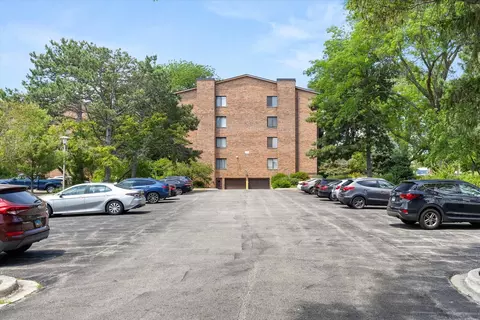 Exterior - 7510 Farmingdale Dr #106, Darien, IL 60561 photo 6 of 8