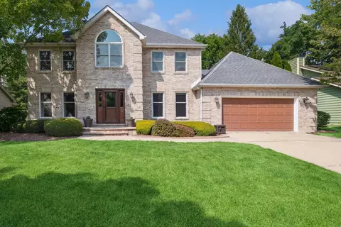 135 Parker Dr, Grayslake, IL 60030