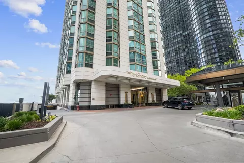 195 N Harbor Dr #4308, Chicago, IL 60601