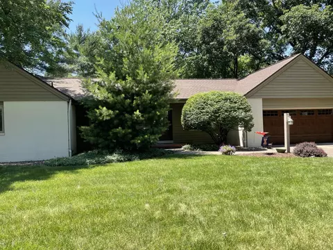 2001 Byrnebruk Dr, Champaign, IL 61822