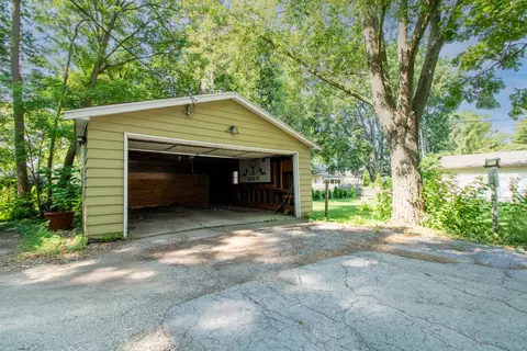 1013 E Washington St, Bloomington, IL 61701 photo 6
