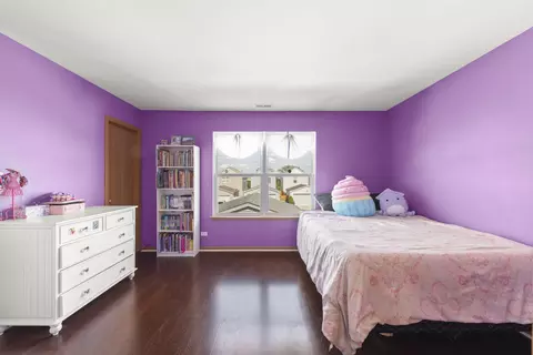 2024 Grayhawk Dr, Aurora, IL 60503 photo 9