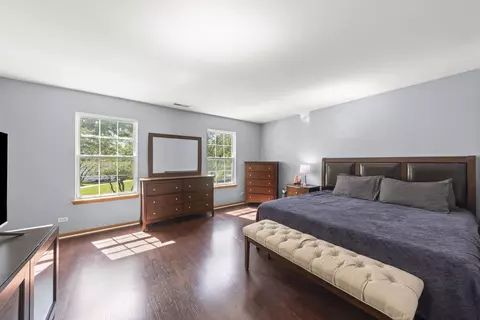 2024 Grayhawk Dr, Aurora, IL 60503 photo 7