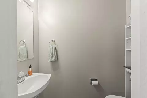 2024 Grayhawk Dr, Aurora, IL 60503 photo 12