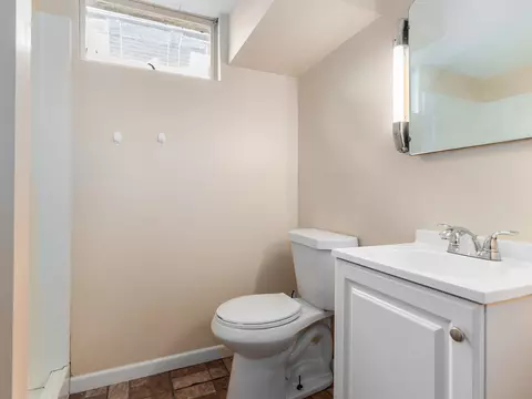 Bath - 621 Preston Ave, Elgin, IL 60120 photo 2 of 2