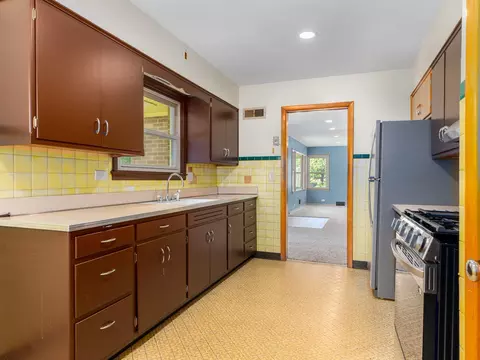 Kitchen - 621 Preston Ave, Elgin, IL 60120 photo 2 of 3