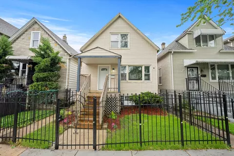 10522 S Hoxie Ave, Chicago, IL 60617