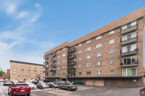 907 Curtiss St #401, Downers Grove, IL 60515