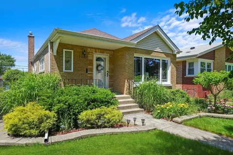 9950 S Fairfield Ave, Chicago, IL 60655