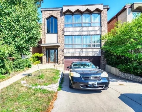 4838 Old Orchard Rd, Skokie, IL 60077