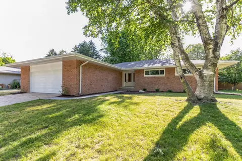2205 Noel Dr, Champaign, IL 61821