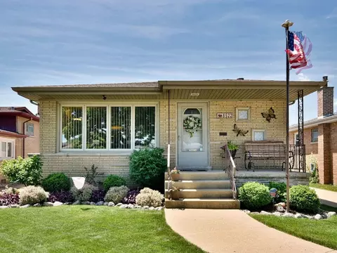 8522 S Kilbourn Ave, Chicago, IL 60652