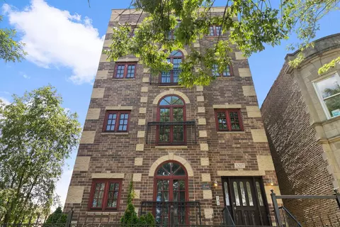 3207 W Washington Blvd #2, Chicago, IL 60624