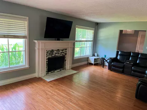 Living - 420 Waverly Dr, Elgin, IL 60120 photo 1 of 1