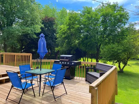 Exterior - 420 Waverly Dr, Elgin, IL 60120 photo 3 of 5